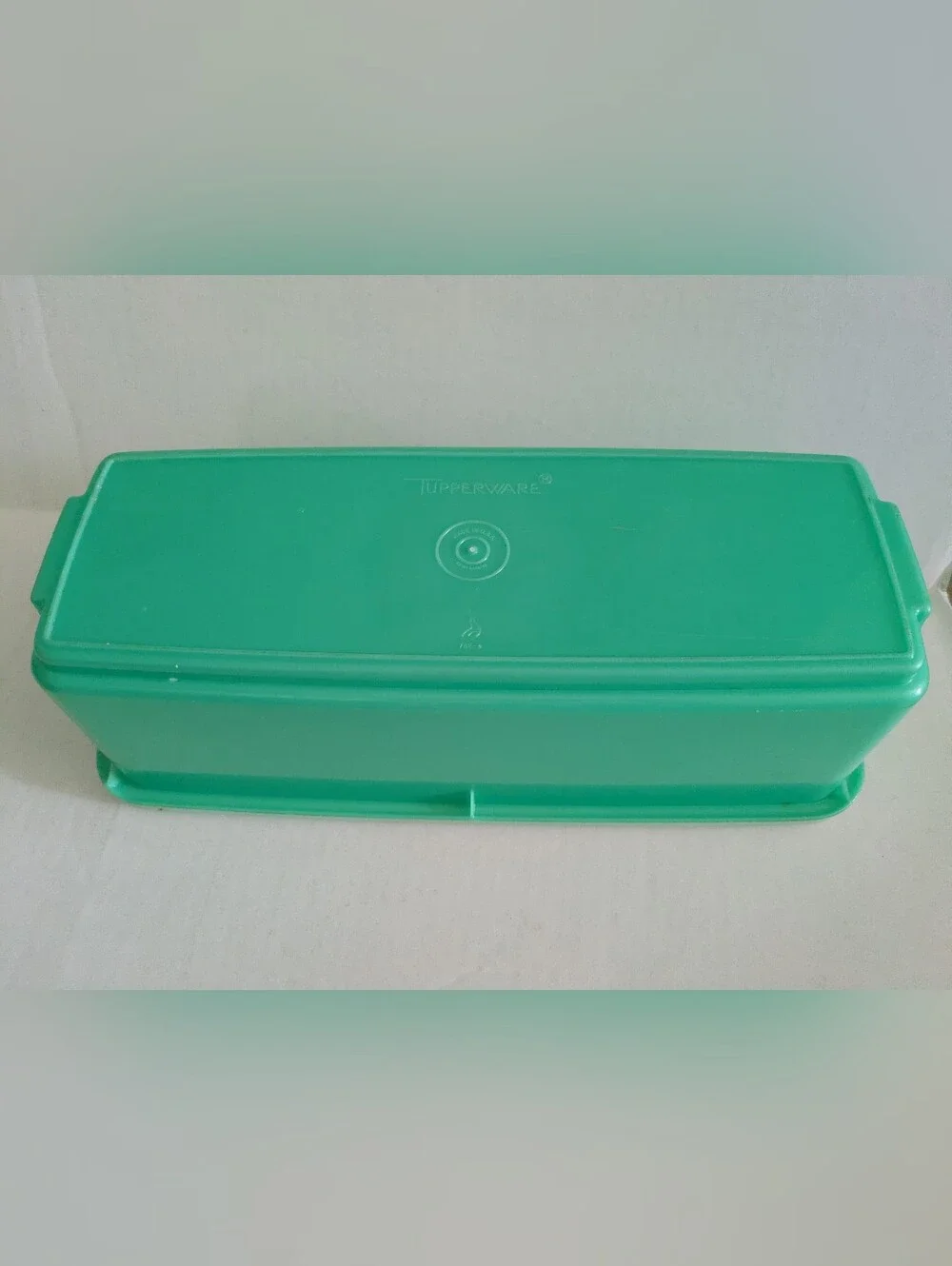 Vintage Tupperware Green Celery Bread Keeper